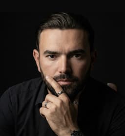 Caner Uçar — Yeminli Tercüman ve Antalya Bölgesi Yeminli Bilirkişi